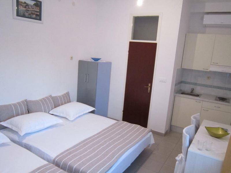 Studio Apartman Toni Apartment Split Exterior photo